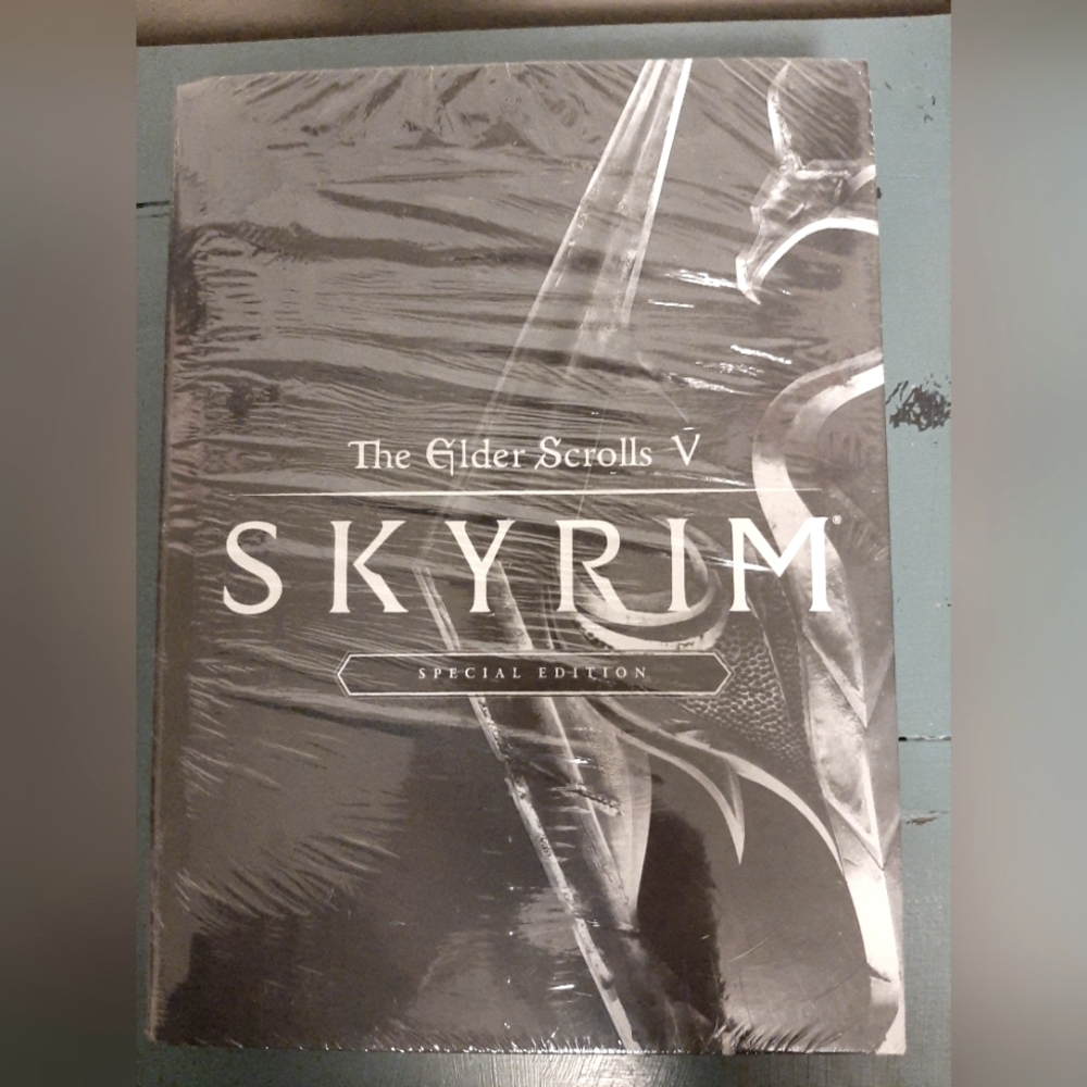 The Elder Scrolls V: Skyrim Special Edition Guide. Factory sealed!